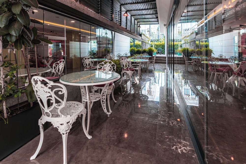 Nun By Laren Hotels - Image 88