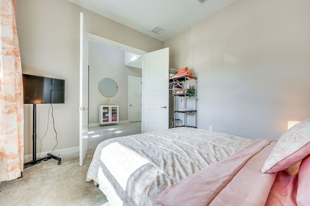 < 20 Mi to JAX Beach + Game Days: Upscale Retreat