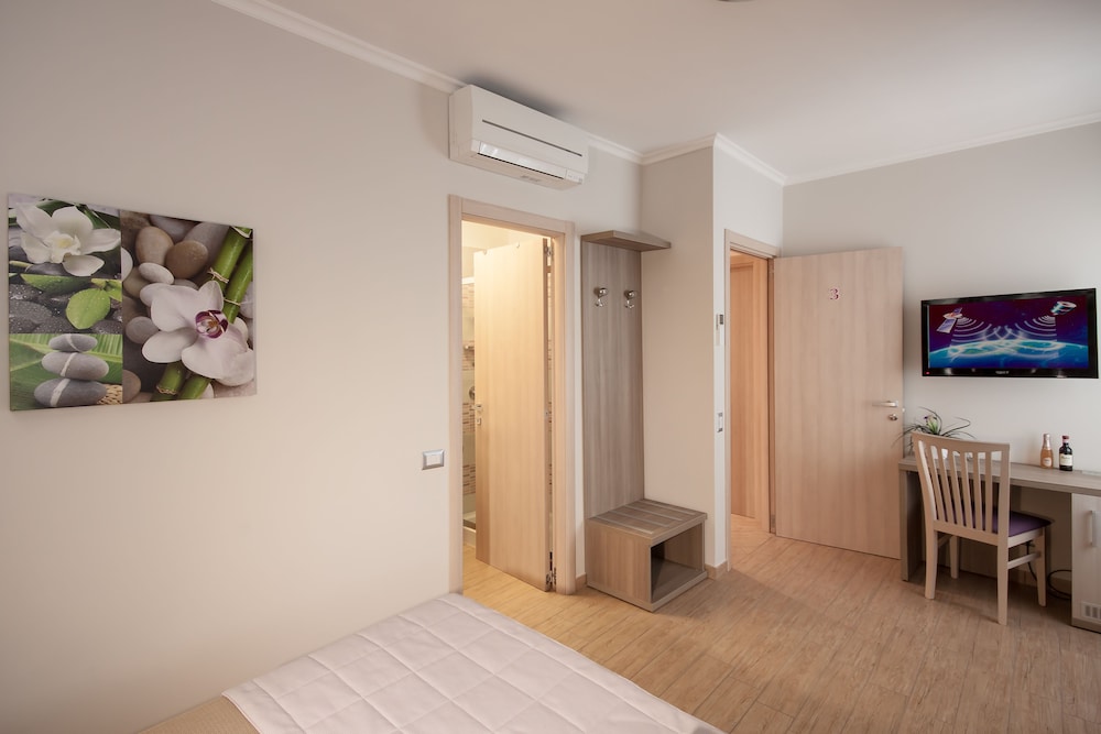 Rome King Suite