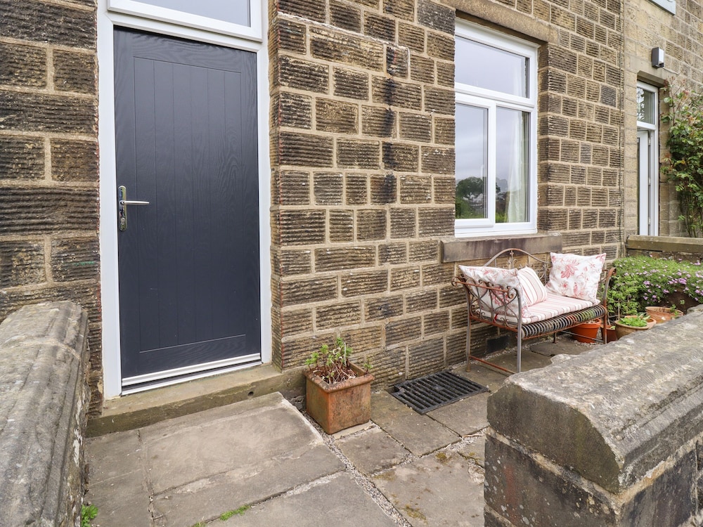 2 James Street