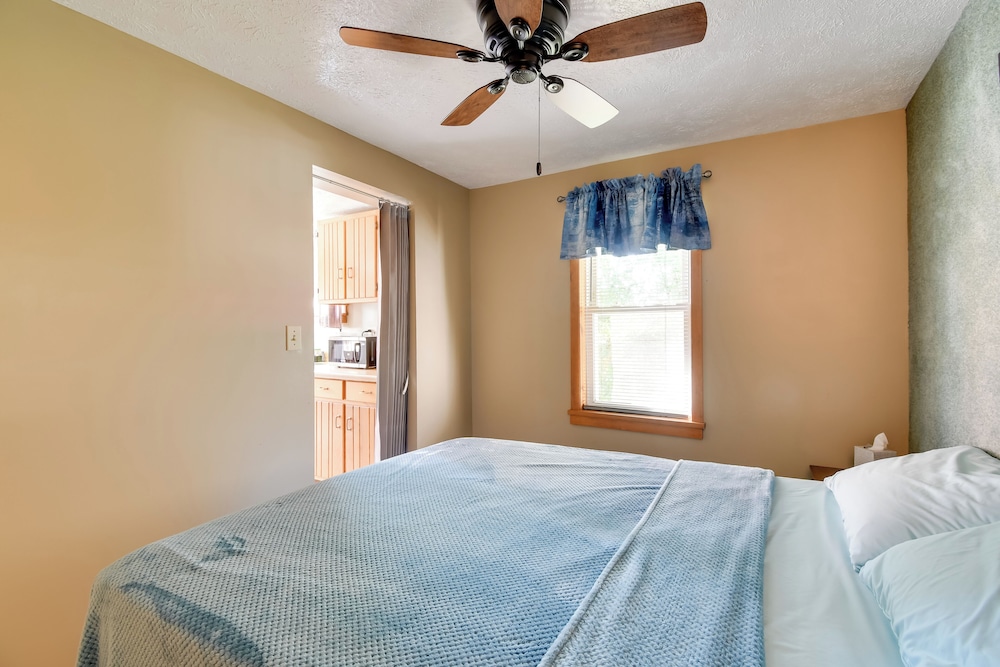 Riverfront Couple's Retreat, 3 Mi to Seneca Lake!