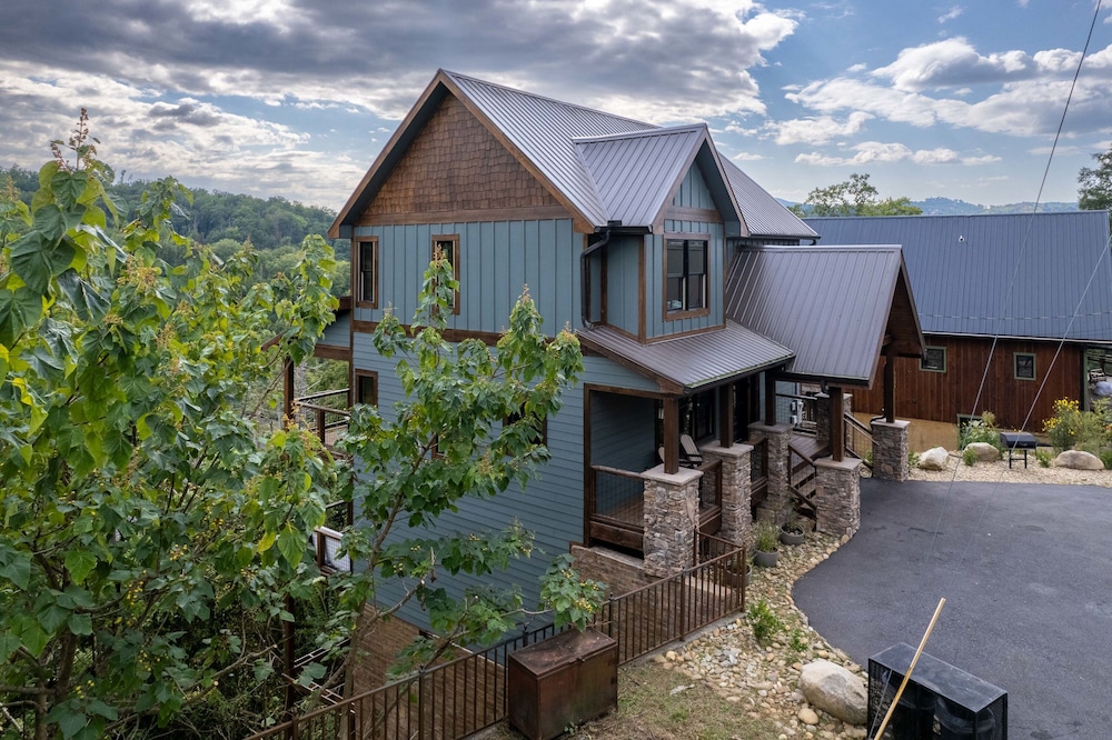 Raccoon Ridge Retreat - Gatlinburg Mountain Escape