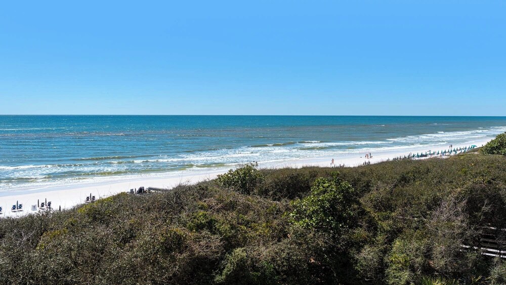 Legacy 303: Beachfront Retreat on 30a!