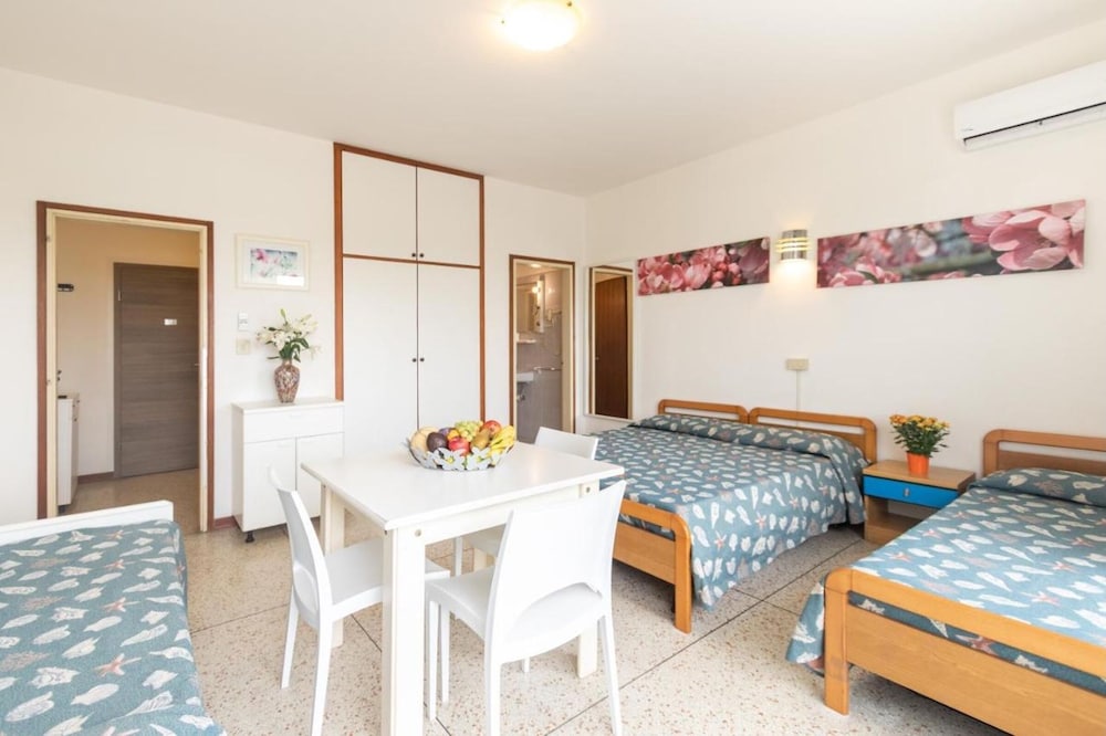 Comfortable Flat 350mt From the sea