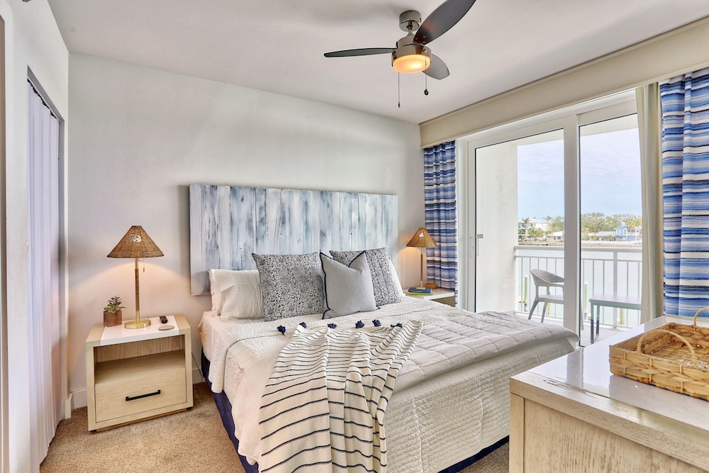 Oceana 204 East