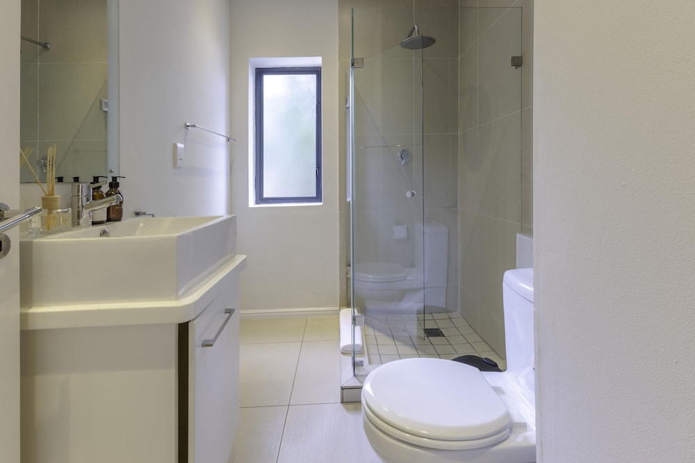 Newly Renovated 3 bed Apartment With Splashpool - 2283