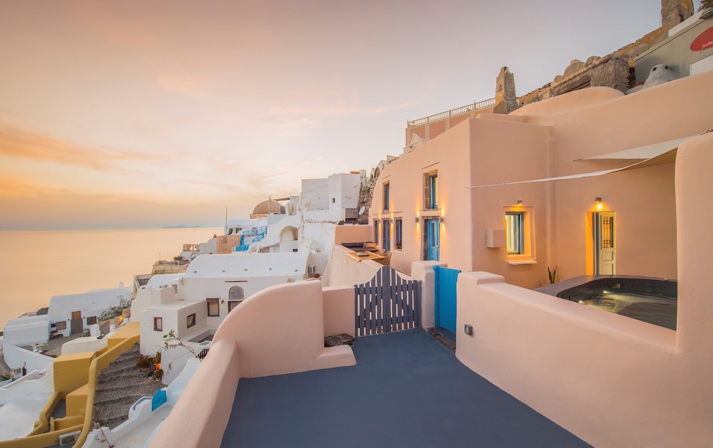 Nano Oia Villas