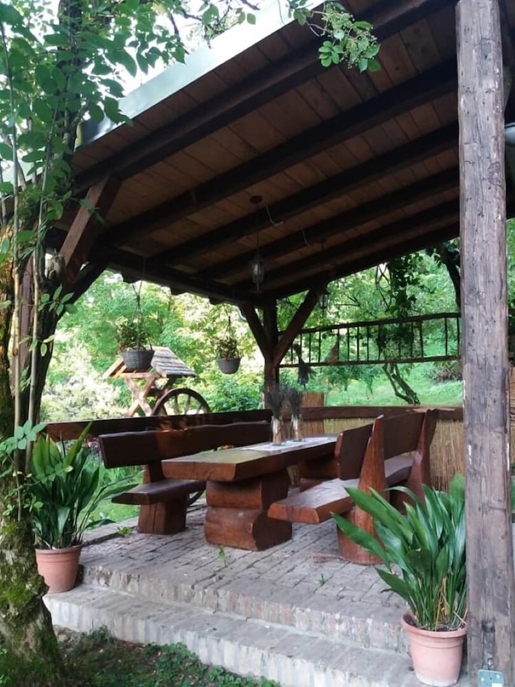 Bogdan - Countryside With hot tub - R2 view 2