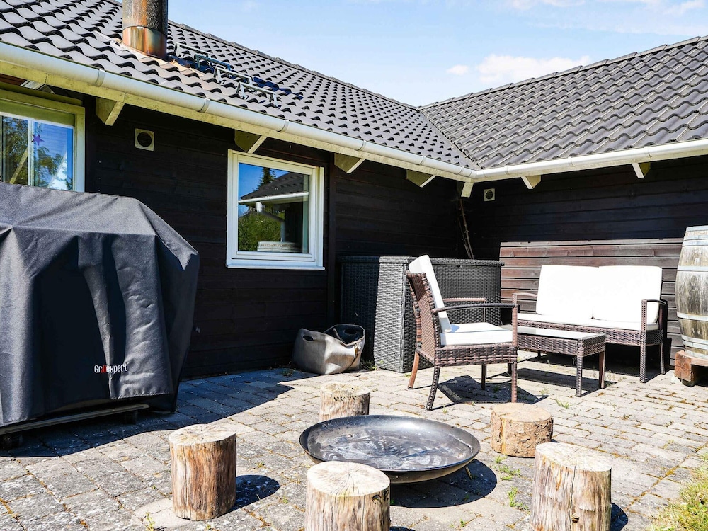 5 Star Holiday Home in Tikob