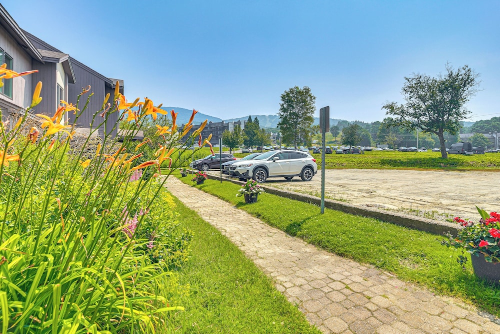 Walk to Bolton Valley Resort: Condo w/ Mtn Views!