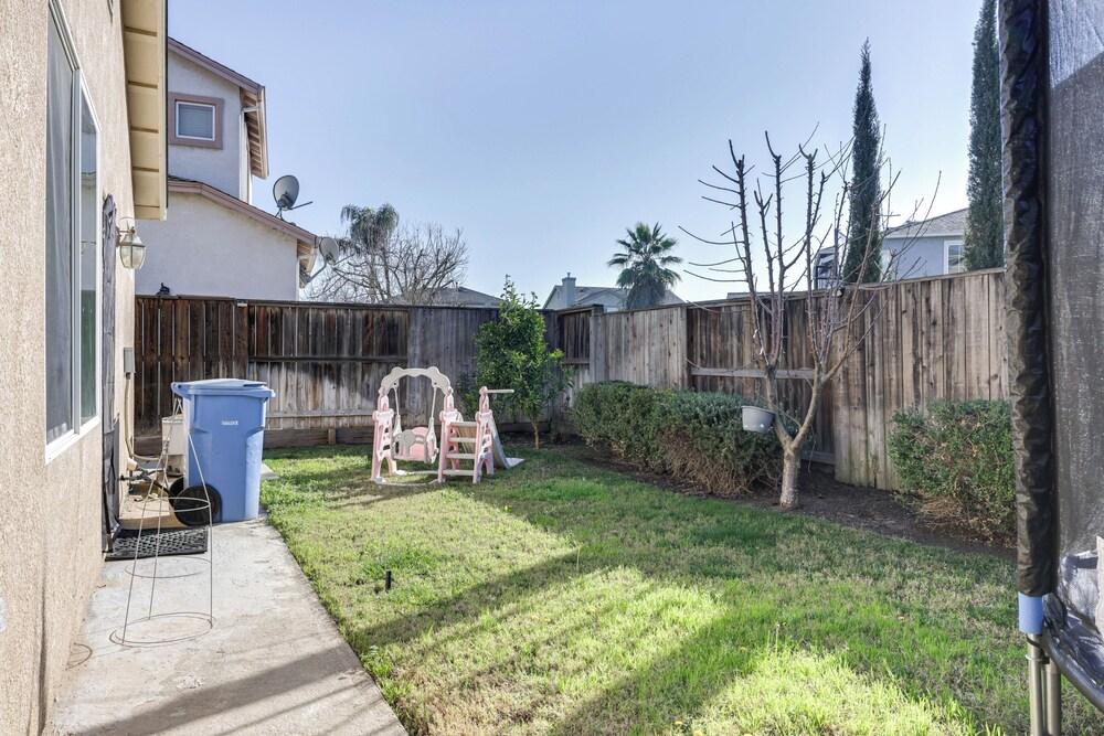 Spacious Turlock Home ~ 1 Mi to University!