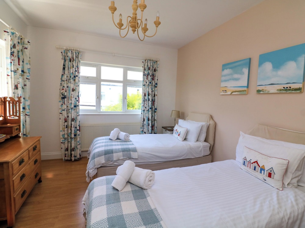 Marine Cottage