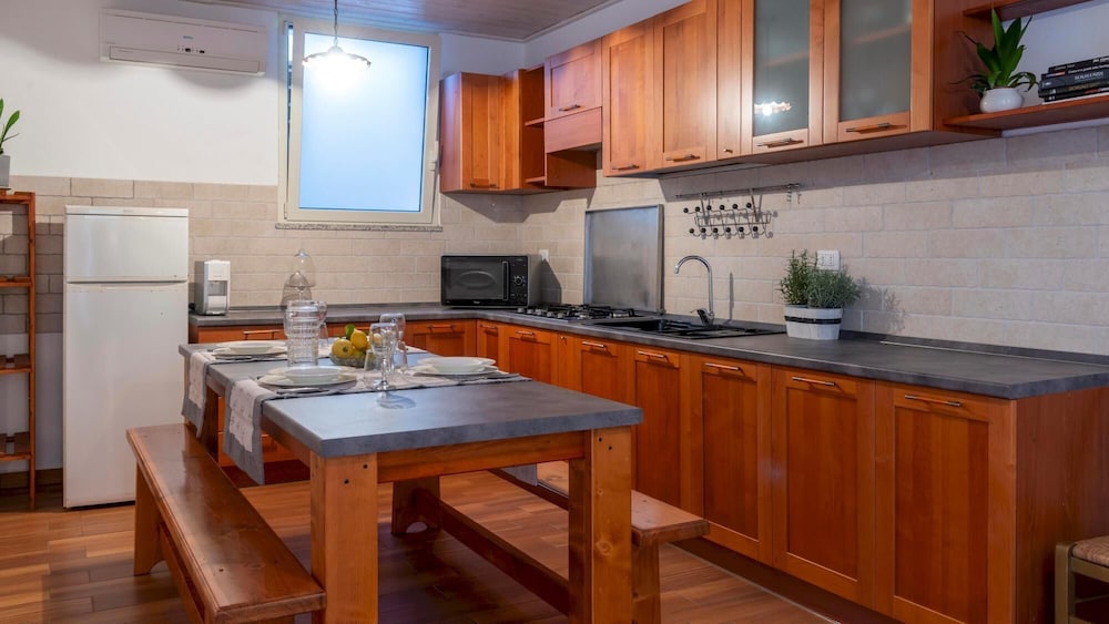 Welcomely - Cozy Apartment Pranos view 3
