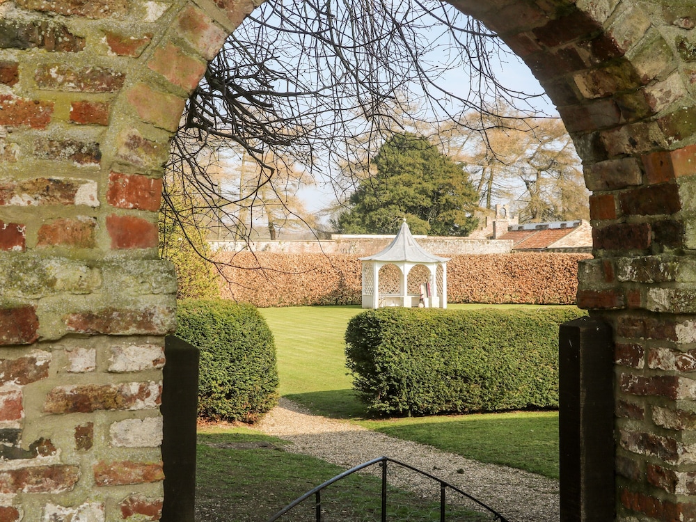 Carr Cottage view 3