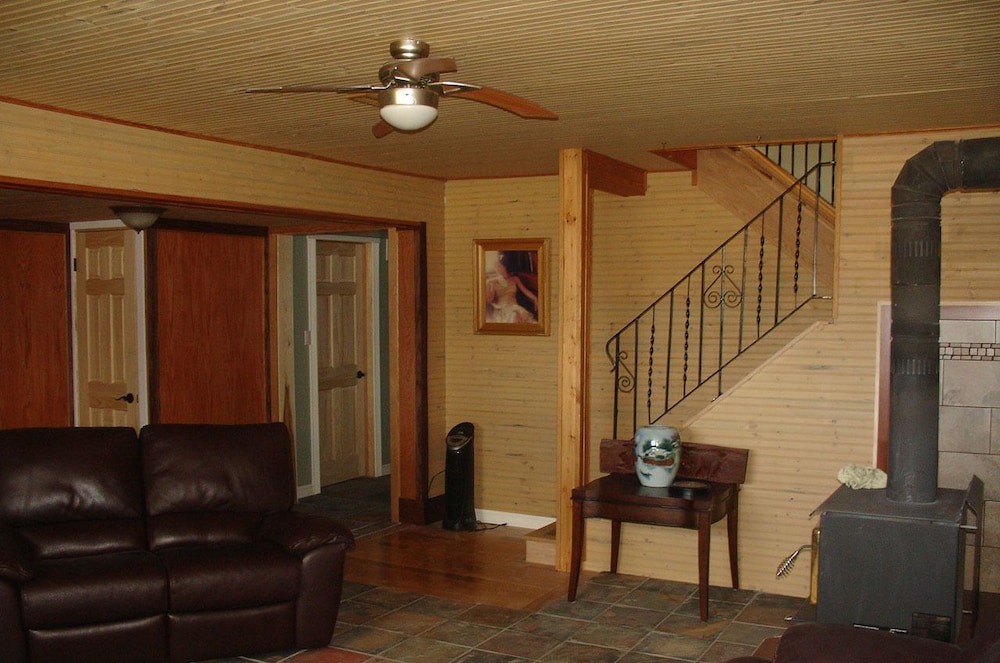 Eileen's Bed & Breakfast - Guest House