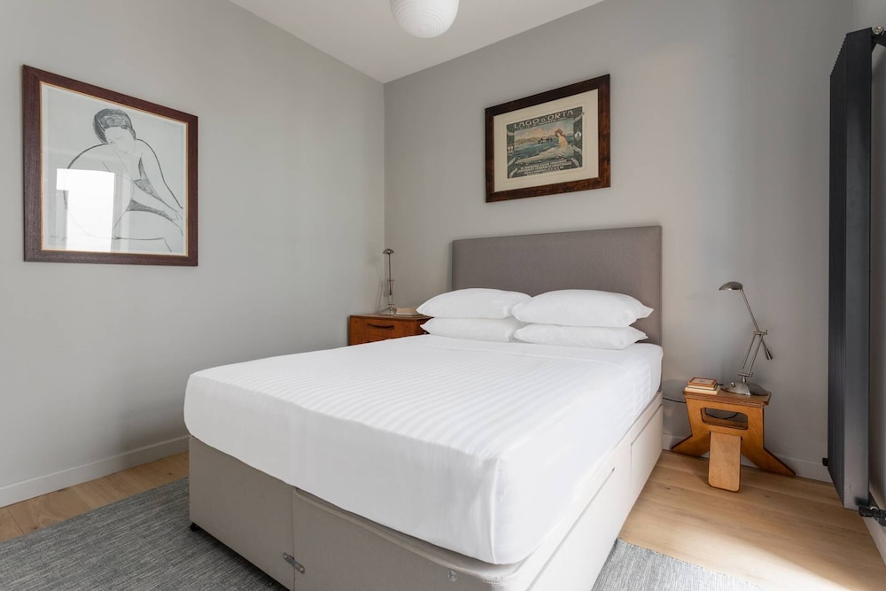 Redcliffe Square XII by Onefinestay