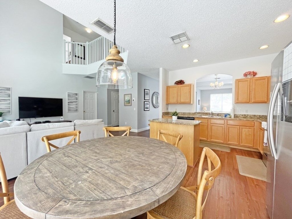 Endless Summer 6 Bedroom Home