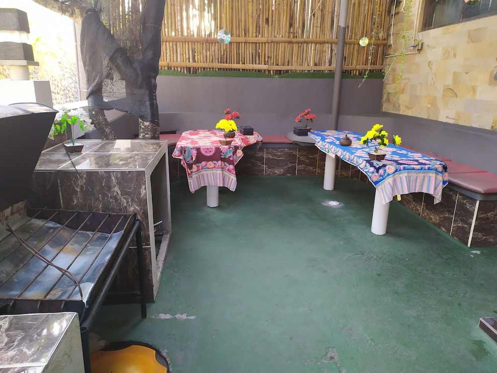 Twenty4Seven Bed & Breakfast - Hostel