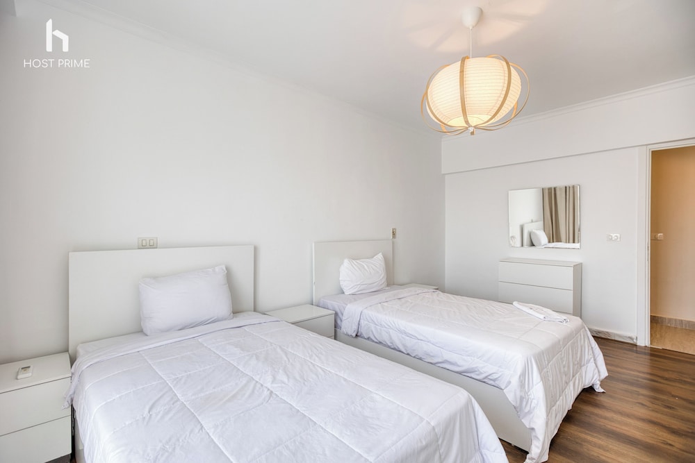 Grand Stay Apartment in Rehab City