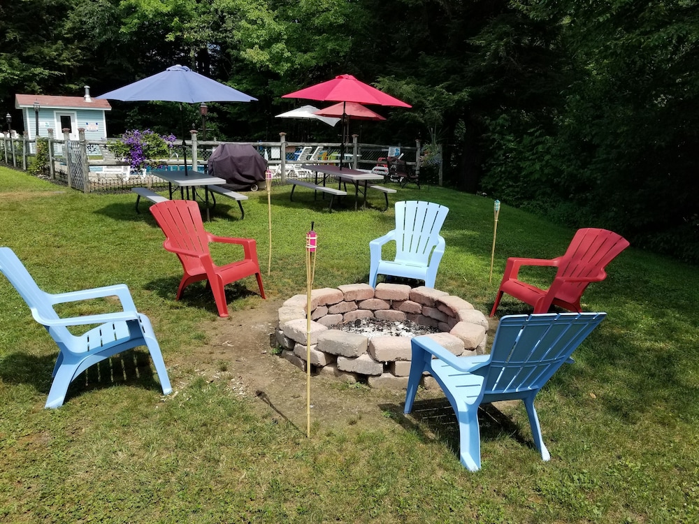 White Mountain Motel And Cottages