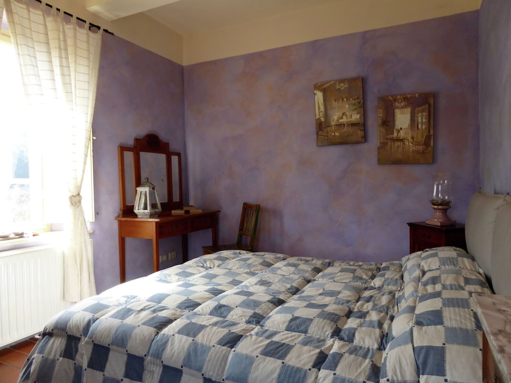 Tranquil Villa in San Romano di Garfagnana with Hot Tub view 2