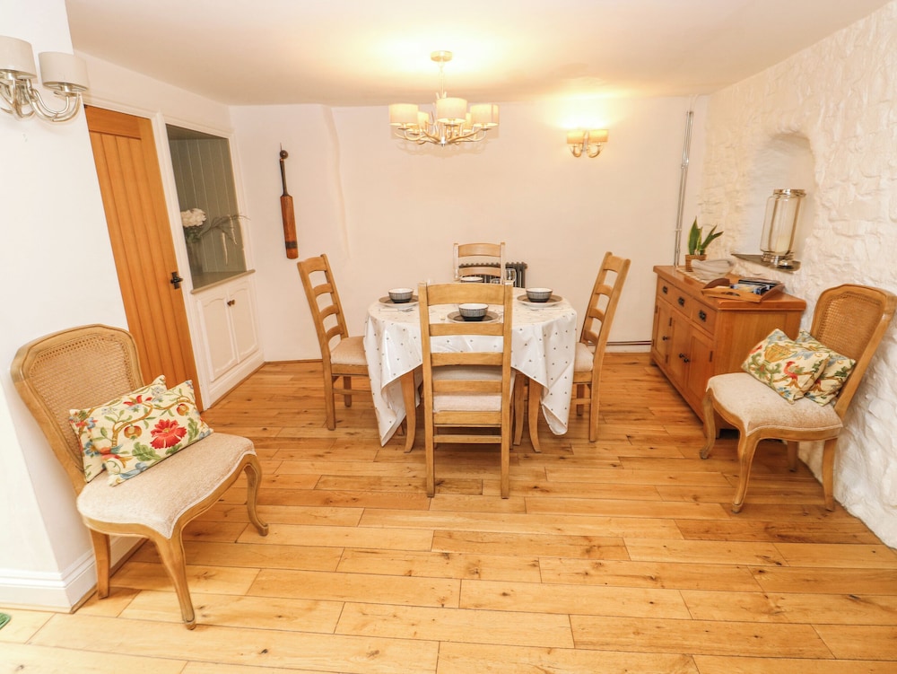 Inglenook Cottage