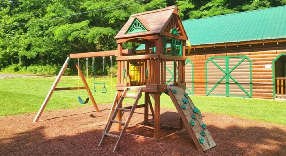 The Wild Life 2 Bedroom Cabin