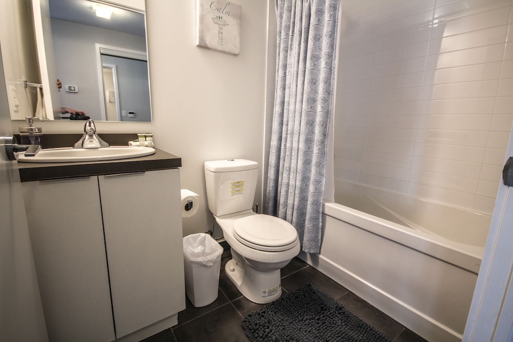 Sarkar Suites - Entertainment District
