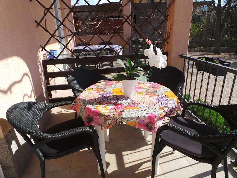 Apartments in Kornic/insel Krk 14471