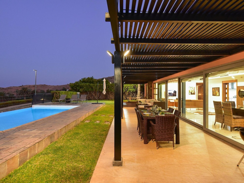 Villa With Private Pool in the Golf Resort