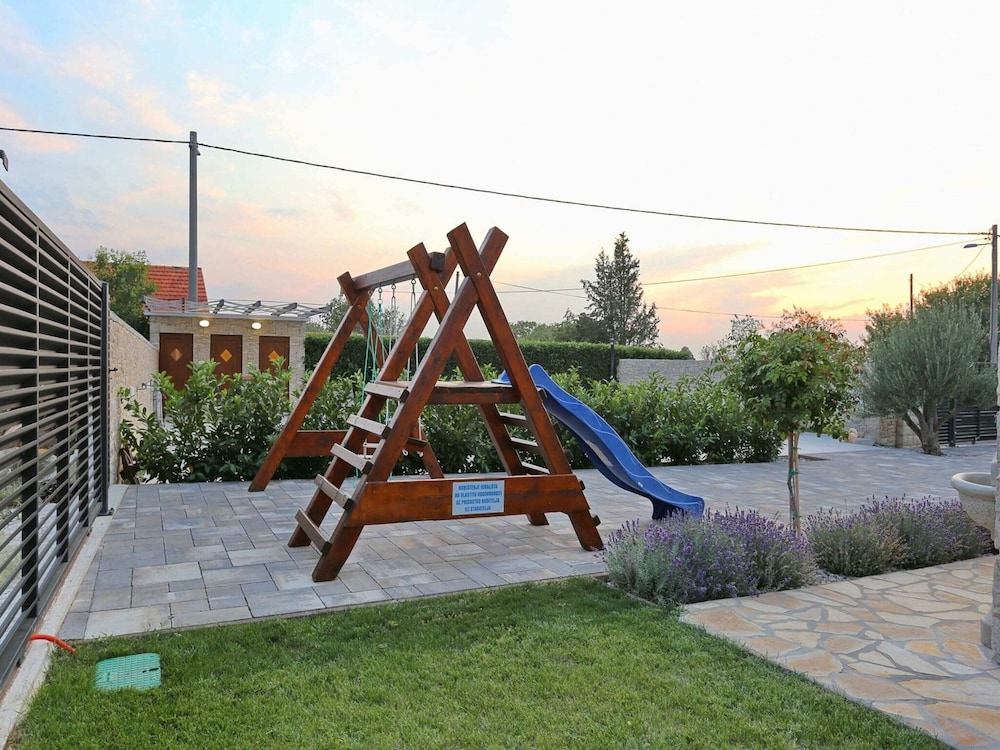 Photo 30
