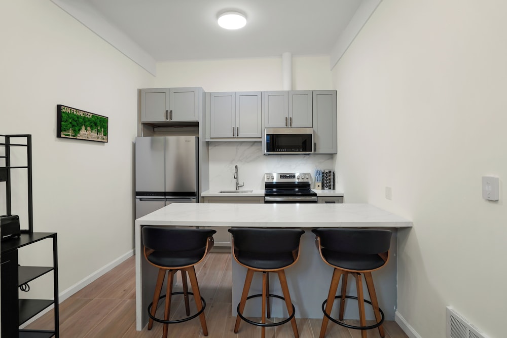 Cozy Private Rooms near SF Transpo