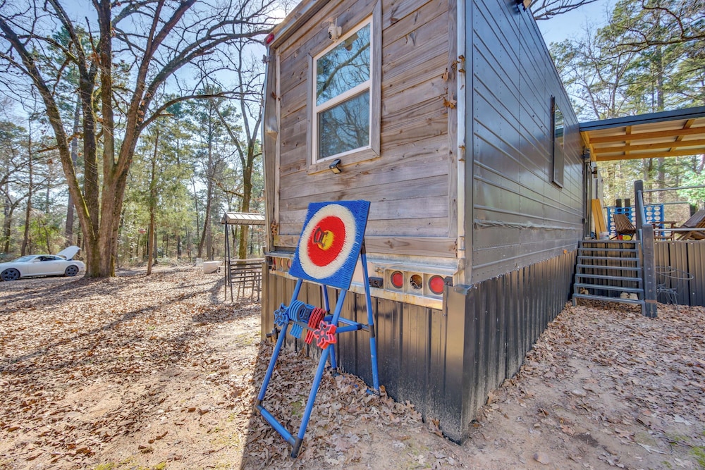 Winnsboro Tiny House w/ Trails, Yard Games & More!