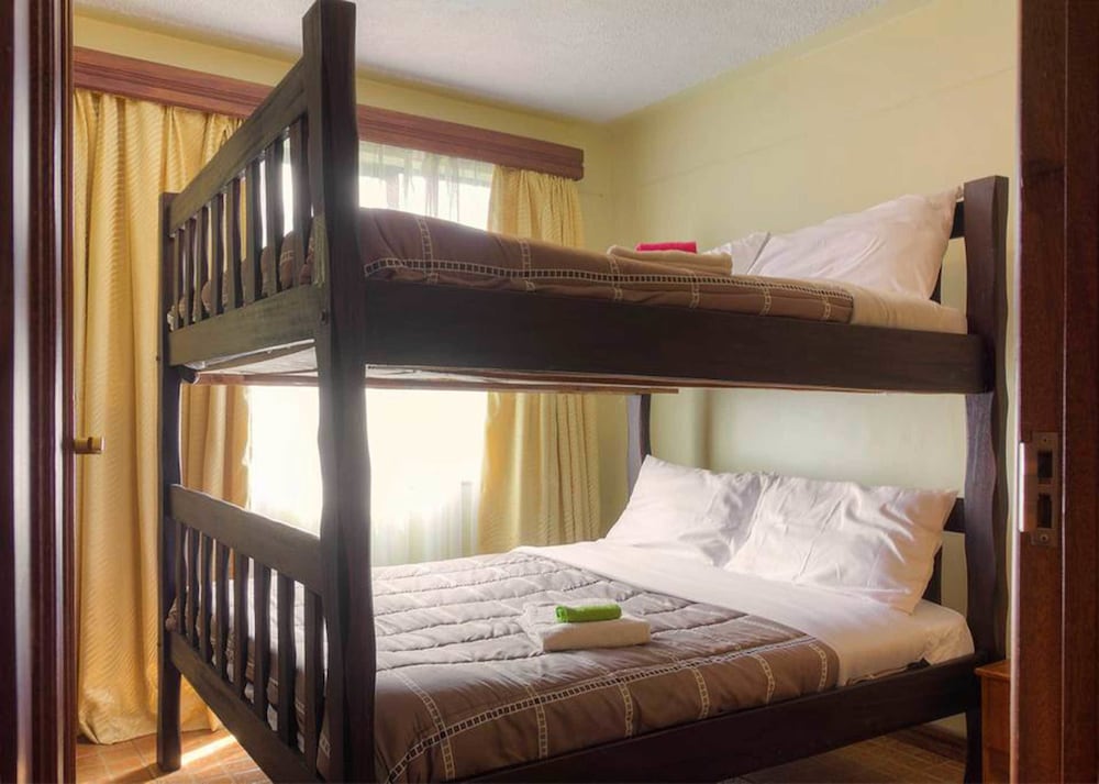 Geomara Wood Ave Park Apt 34