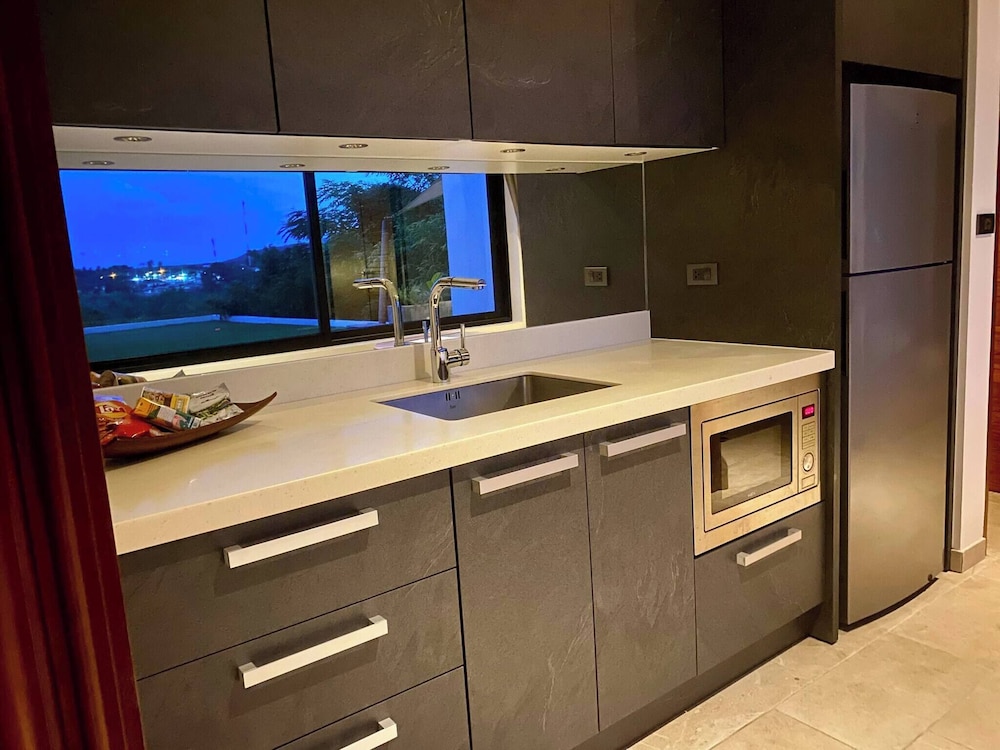 Tropical Viewpoint With Private Pool - Lux Living