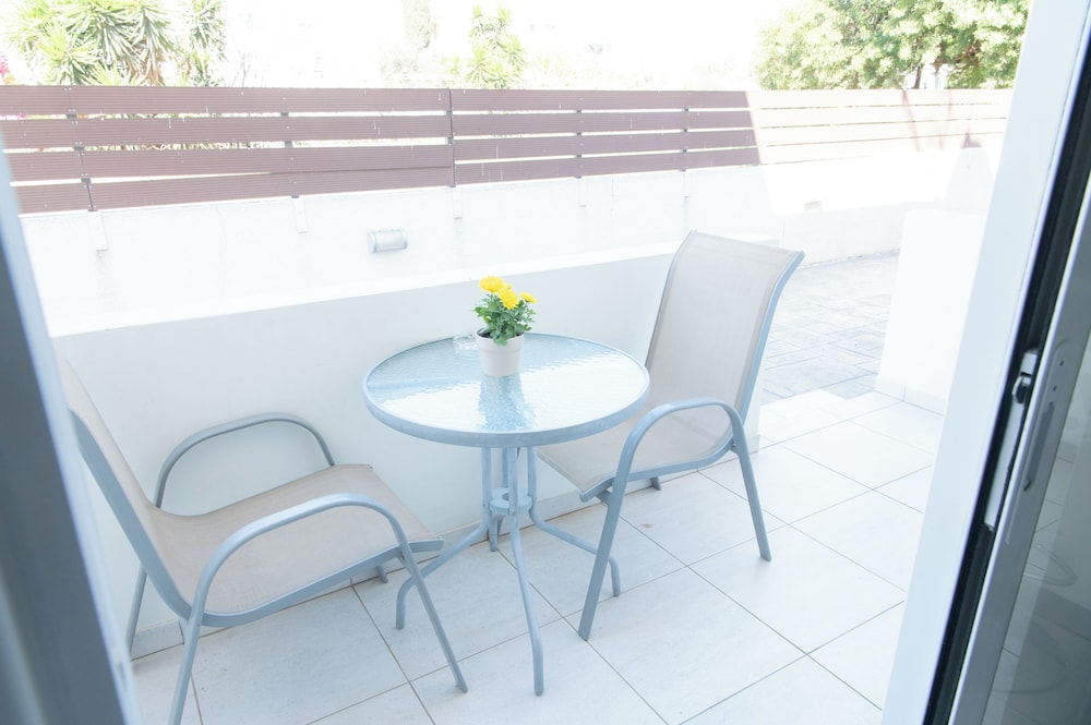 Themis Apartments