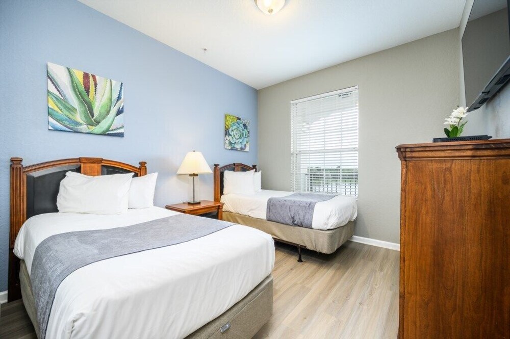 Epic Universe Beautiful Lakeview Condo, Vista Cay Orlando - 3013