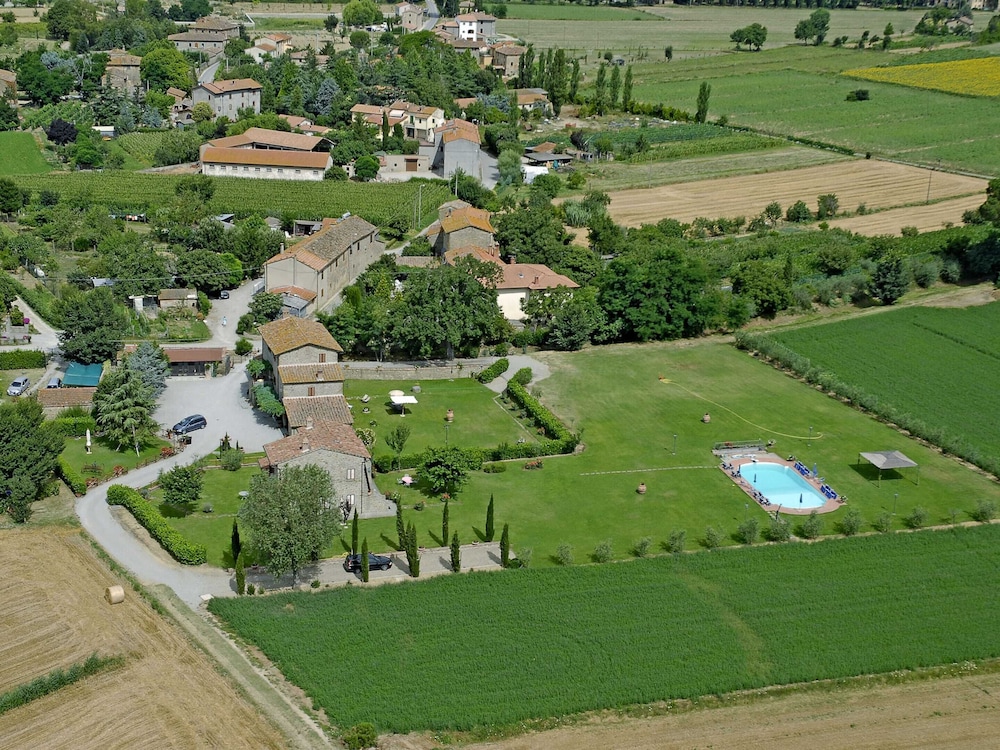 Cortona Vacations - Agriturismo Near Cortona With Swimming Pool - Property Image 27