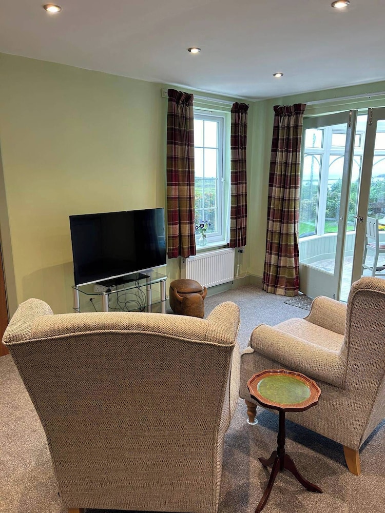 2 Guests - Bbq & Patio - Sea Views