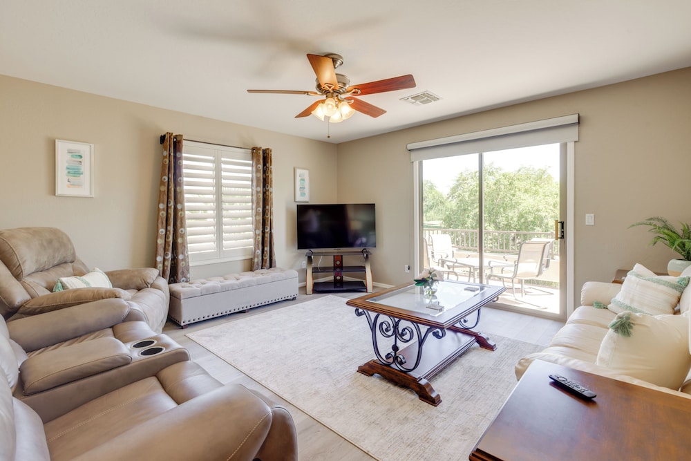 Private Yard & Fairway View: Phoenix Golf Retreat!