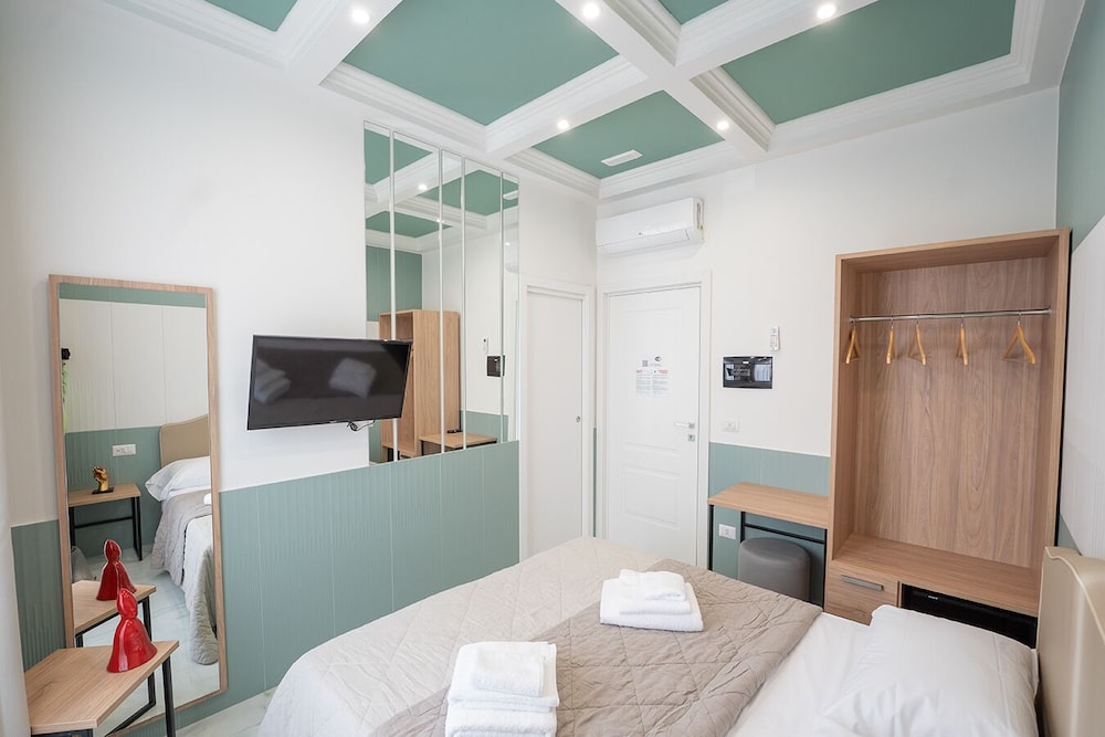 P.C. Boutique H. Napoli Centro by ClaPa Group Dislocated Hospitality