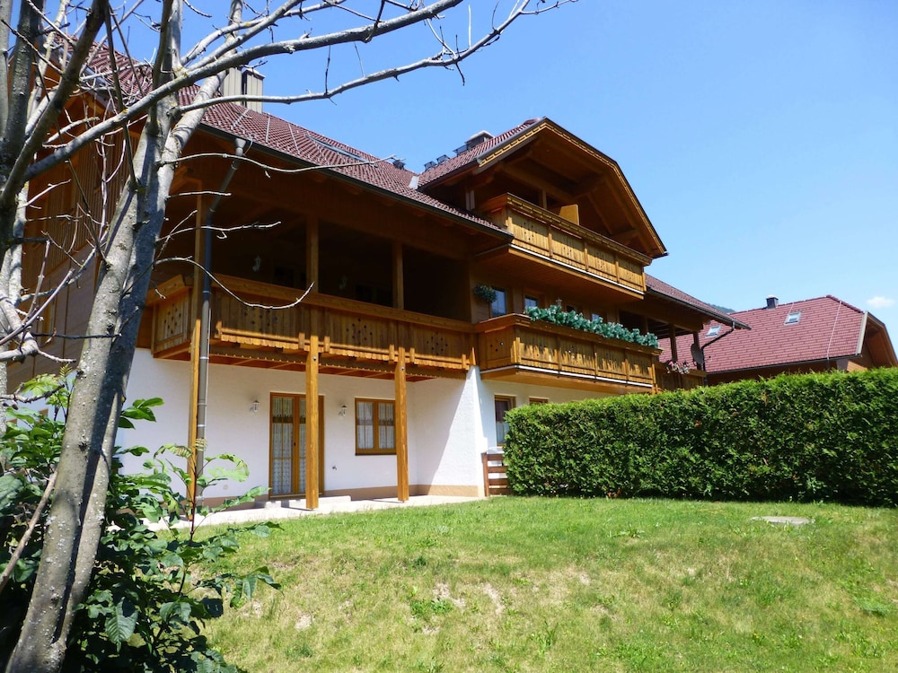 Apartment With Mountain Views & Ski Access