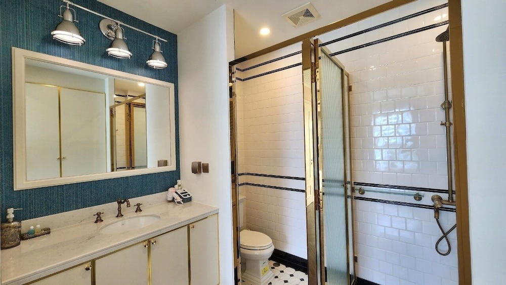 Luxury 1 Bedroom condo CloseToBeach G411
