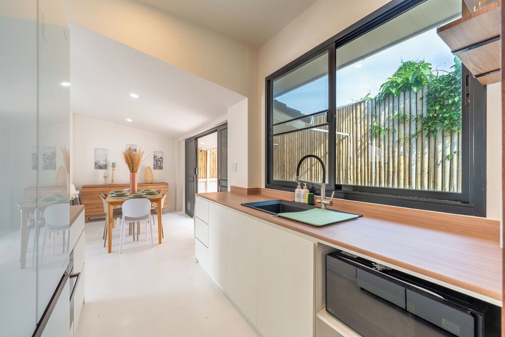Stylish Rooftop Pool Villa Sea View V211