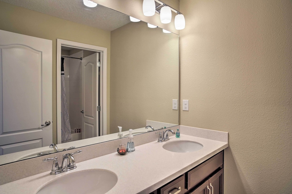 4 Mi to Dtwn: Home w/ Pool Access in Sanford