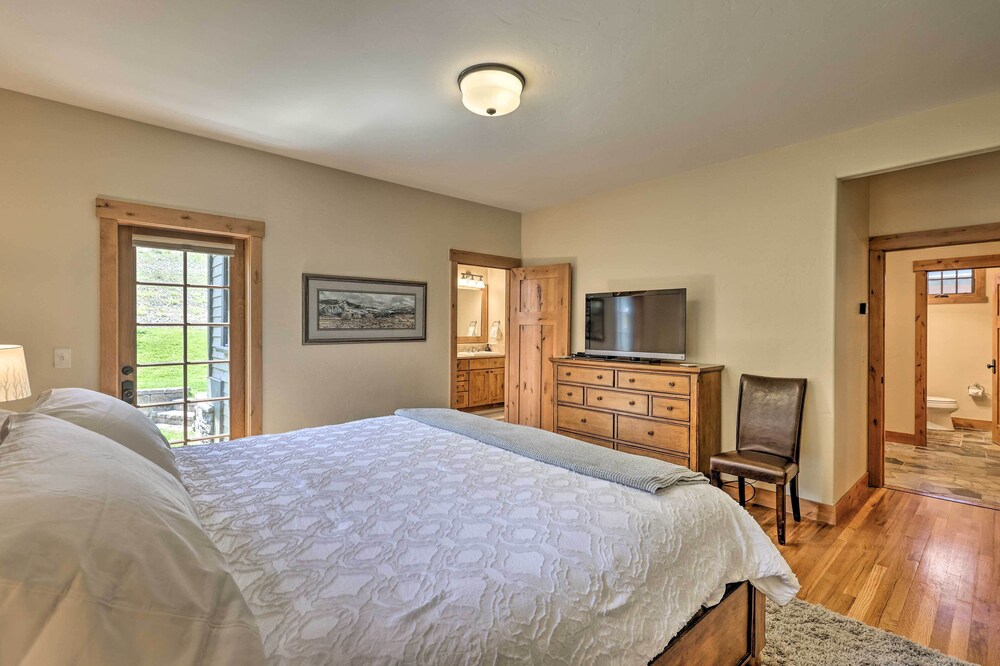 Quiet Fraser Family Escape: Hot Tub & Front Porch! view 5