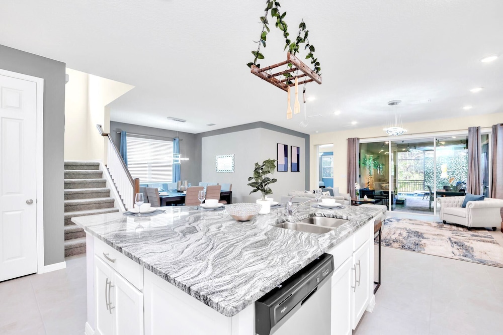 Spectacular 7BR Home w Pool & Arcade Near Disney