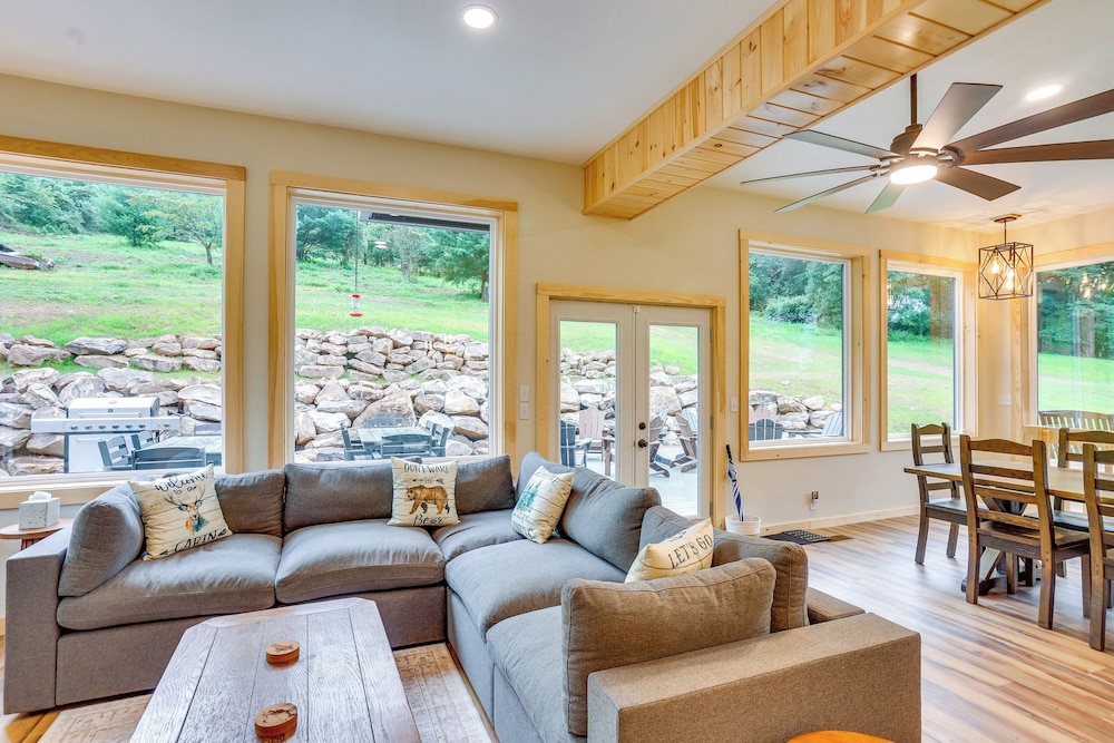 Resting Eagle Cabin w/ Mtn Views in PA Wilds