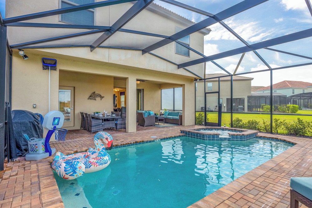 Solterra 6Br Luxury Villa W/ Pool & Resort Access - Image 5