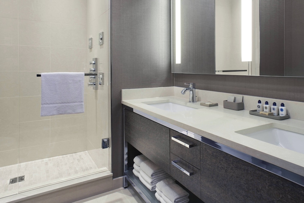 City View 2-bedroom Luxury Apartment on 13 Buzand Street by Sweet Home